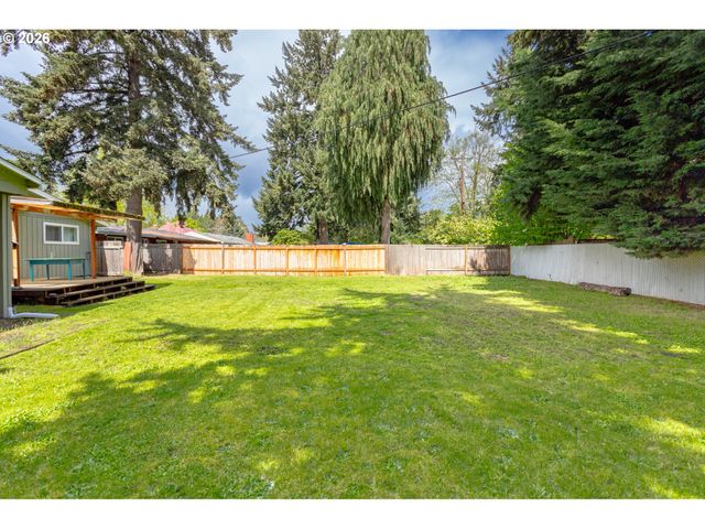 675 HUGHES St, Eugene, OR 97402