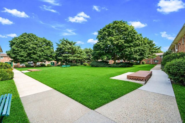 2449F Union Boulevard 9B, Islip, NY 11751