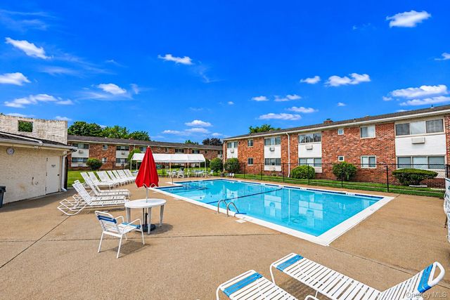 2449F Union Boulevard 9B, Islip, NY 11751