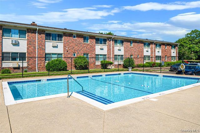 2449F Union Boulevard 9B, Islip, NY 11751