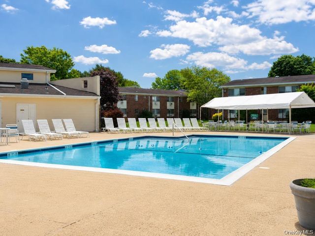 2449F Union Boulevard 9B, Islip, NY 11751
