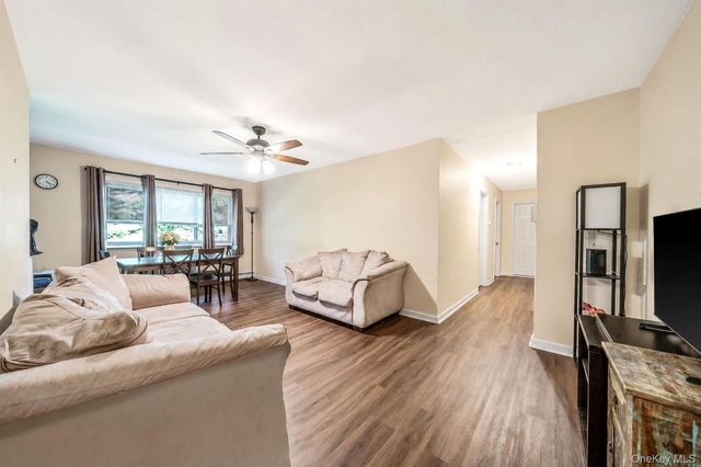 2449F Union Boulevard 9B, Islip, NY 11751