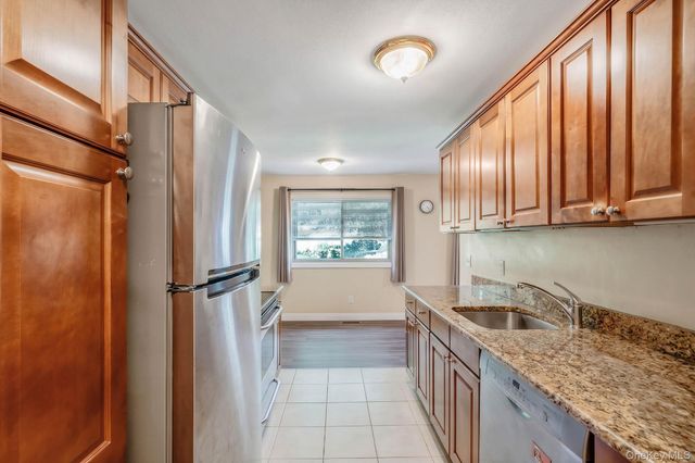 2449F Union Boulevard 9B, Islip, NY 11751