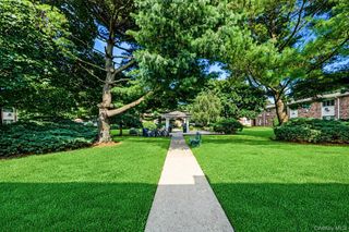 2449F Union Boulevard 9B, Islip, NY 11751