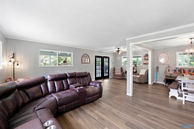 509 Shadylane Circle SW, Hartselle, AL 35640