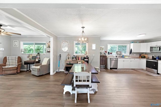 509 Shadylane Circle SW, Hartselle, AL 35640