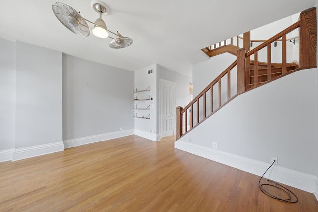 11237 S Champlain Avenue, Chicago, IL 60628