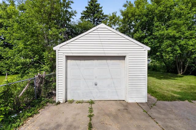 5849 N 62nd STREET, Milwaukee, WI 53218