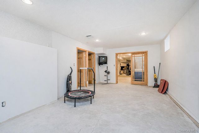 201 Arbutus Avenue, Staten Island, NY 10312