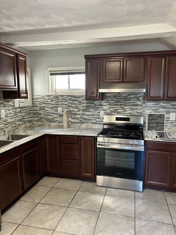 33 Waumbeck St 2, Boston, MA 02121