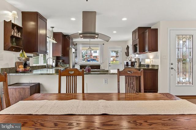 10016 RAEBURN CT, Fairfax, VA 22032