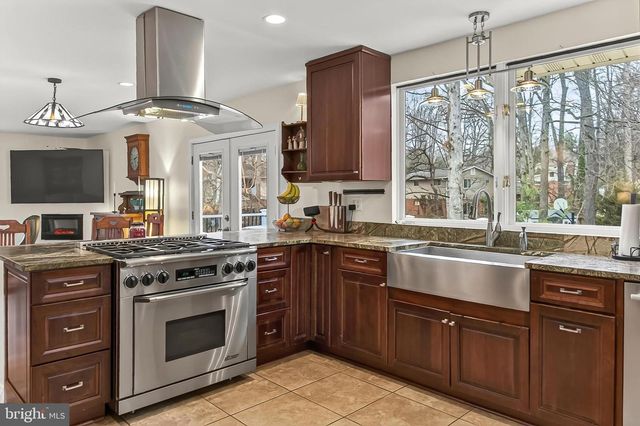 10016 RAEBURN CT, Fairfax, VA 22032