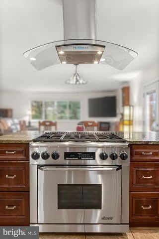 10016 RAEBURN CT, Fairfax, VA 22032