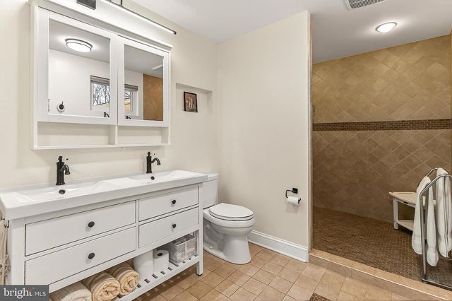 10016 RAEBURN CT, Fairfax, VA 22032