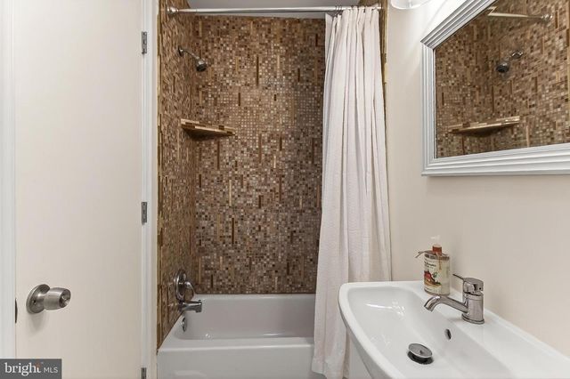 10016 RAEBURN CT, Fairfax, VA 22032