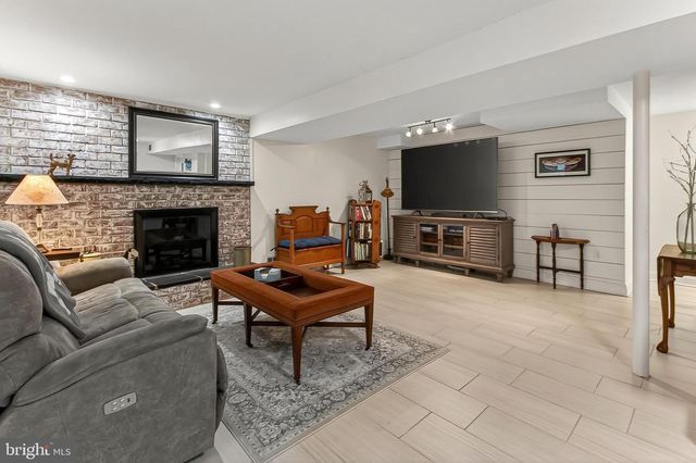 10016 RAEBURN CT, Fairfax, VA 22032