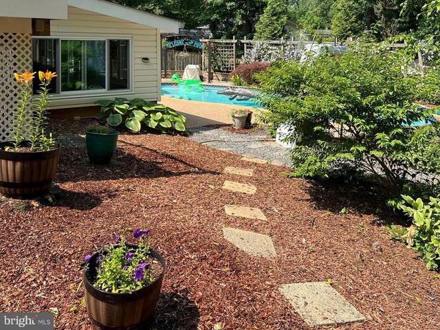 10016 RAEBURN CT, Fairfax, VA 22032