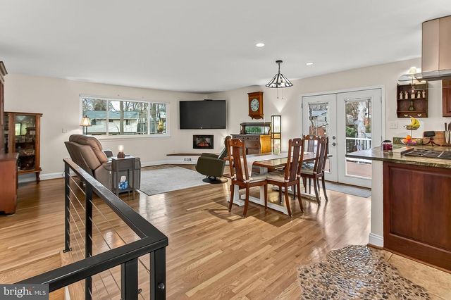 10016 RAEBURN CT, Fairfax, VA 22032