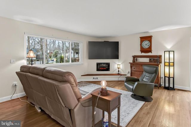 10016 RAEBURN CT, Fairfax, VA 22032