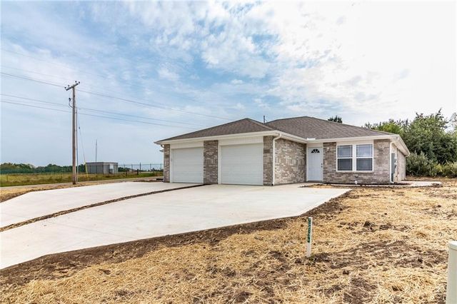 1509 Coventry Court, Warrensburg, MO 64093