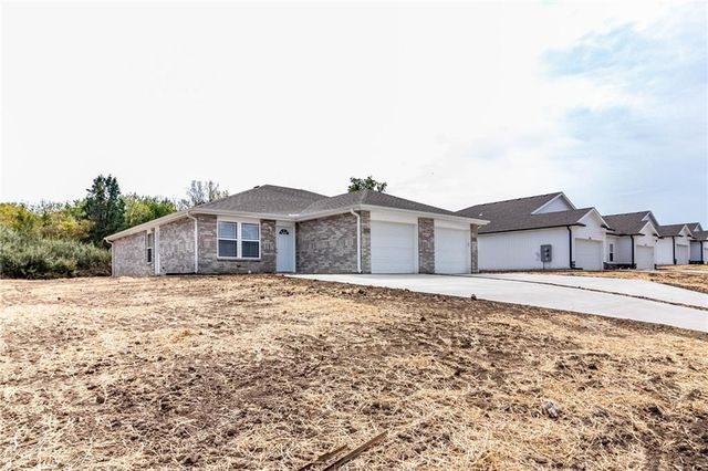 1509 Coventry Court, Warrensburg, MO 64093