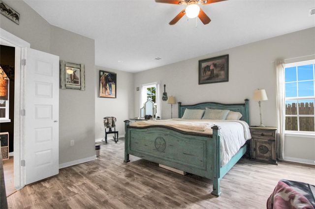 617 W Sheldon Ave, Thrall, TX 76578