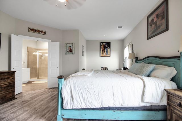 617 W Sheldon Ave, Thrall, TX 76578