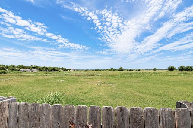 617 W Sheldon Ave, Thrall, TX 76578