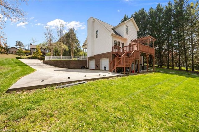 2057 Cynthia Drive, Mount Airy, NC 27030