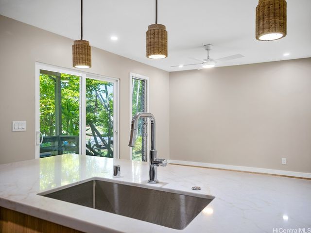 98-1456 Koaheahe Street 71, Pearl City, HI 96782