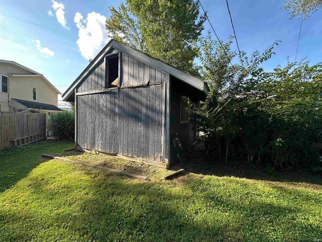 4424 E 10th Street, Bloomington, IN 47408