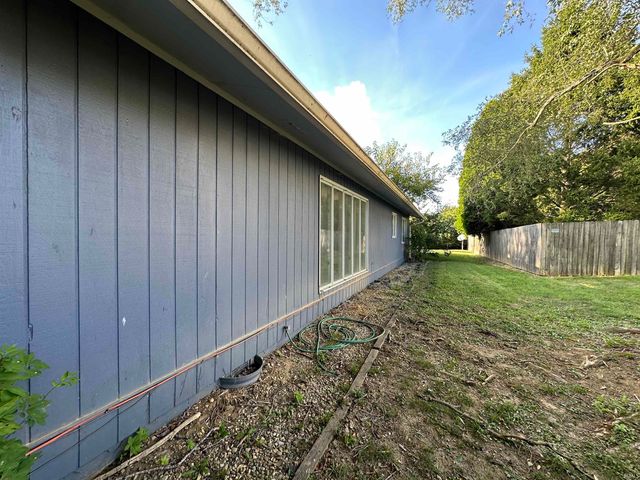 4424 E 10th Street, Bloomington, IN 47408