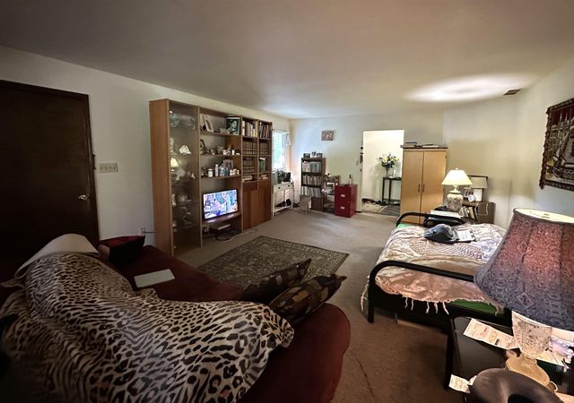 4424 E 10th Street, Bloomington, IN 47408