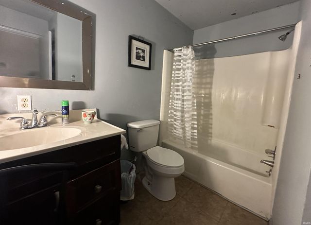 4424 E 10th Street, Bloomington, IN 47408