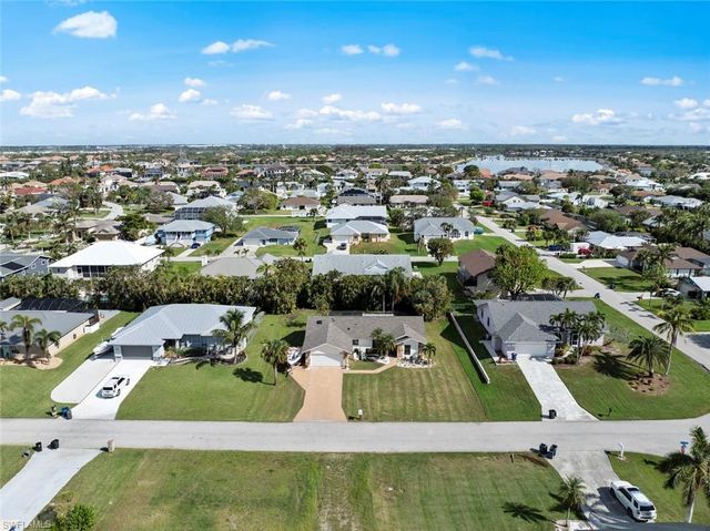 17585 Taylor DR, Fort Myers, FL 33908