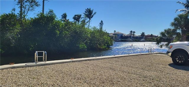17585 Taylor DR, Fort Myers, FL 33908