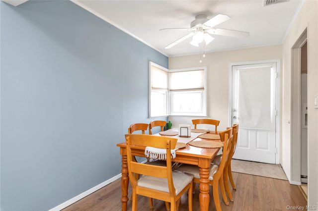 8 E Gate, Plainview, NY 11803