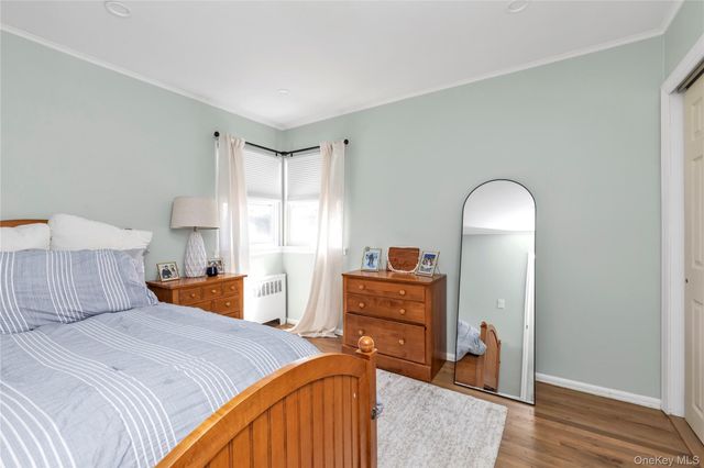 8 E Gate, Plainview, NY 11803