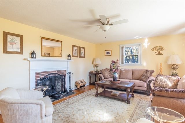 1205 Northampton St, Holyoke, MA 01040