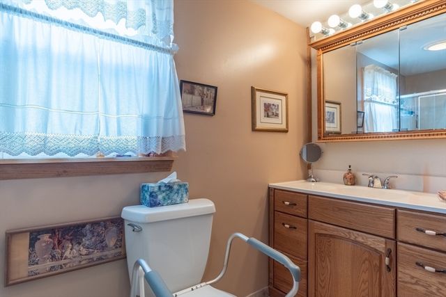 1205 Northampton St, Holyoke, MA 01040