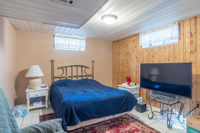 1205 Northampton St, Holyoke, MA 01040