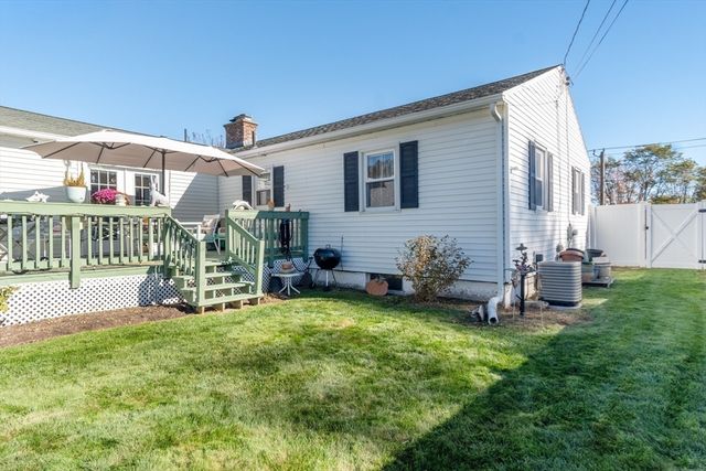 1205 Northampton St, Holyoke, MA 01040