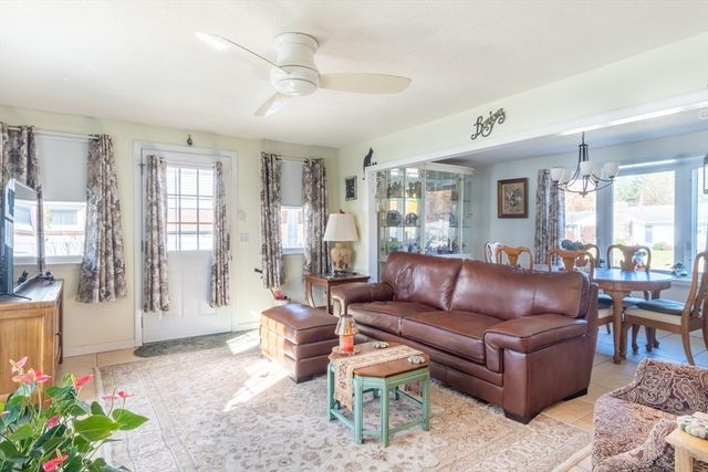 1205 Northampton St, Holyoke, MA 01040