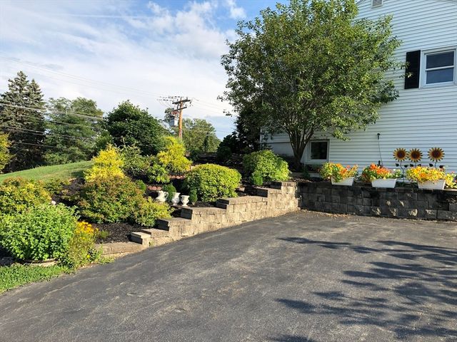 1205 Northampton St, Holyoke, MA 01040