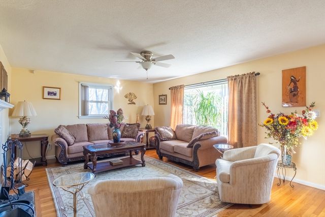 1205 Northampton St, Holyoke, MA 01040