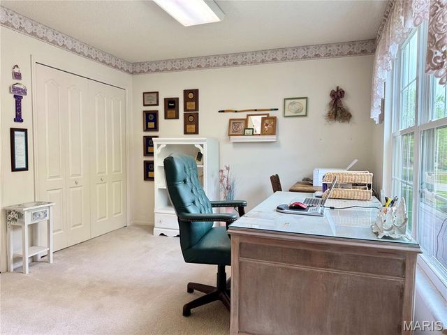 225 E Governor Place, St Charles, MO 63301