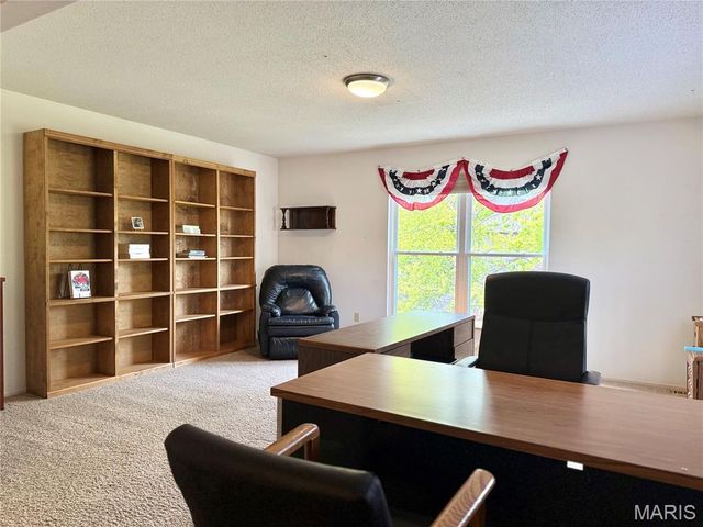 225 E Governor Place, St Charles, MO 63301