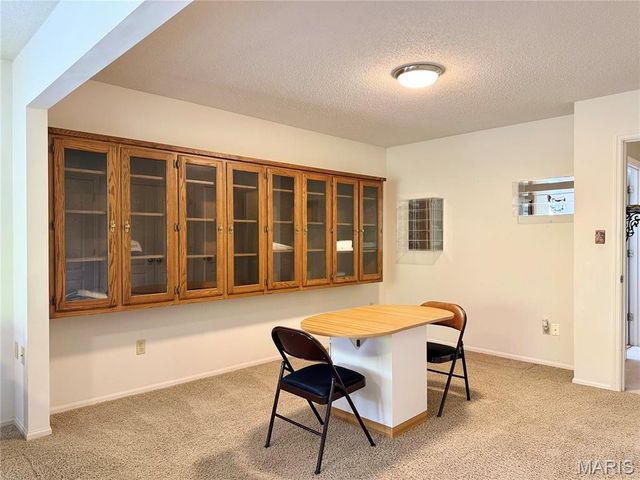 225 E Governor Place, St Charles, MO 63301