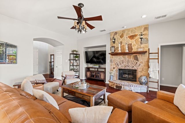 7101 New Bury Court, Rowlett, TX 75089