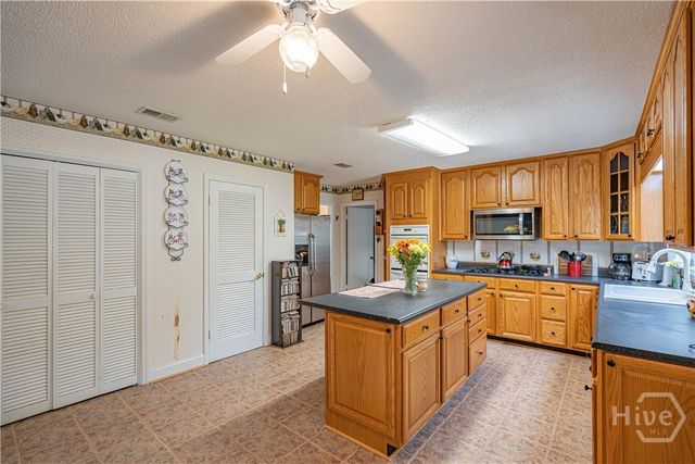 903 Sandpiper Road, Savannah, GA 31410